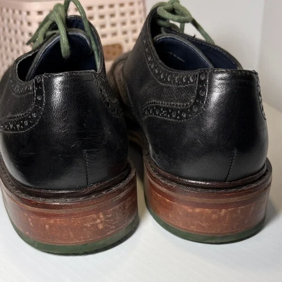 Cole Haan size 10 Black Leather Men's Oxfords with Green Laces soles 22